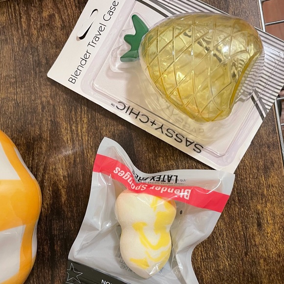 Yellow latex free tye dye beauty sponge with pineapple travel case!!